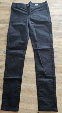 Neue Mädchen Hose schwarz Grösse 152 von C&A