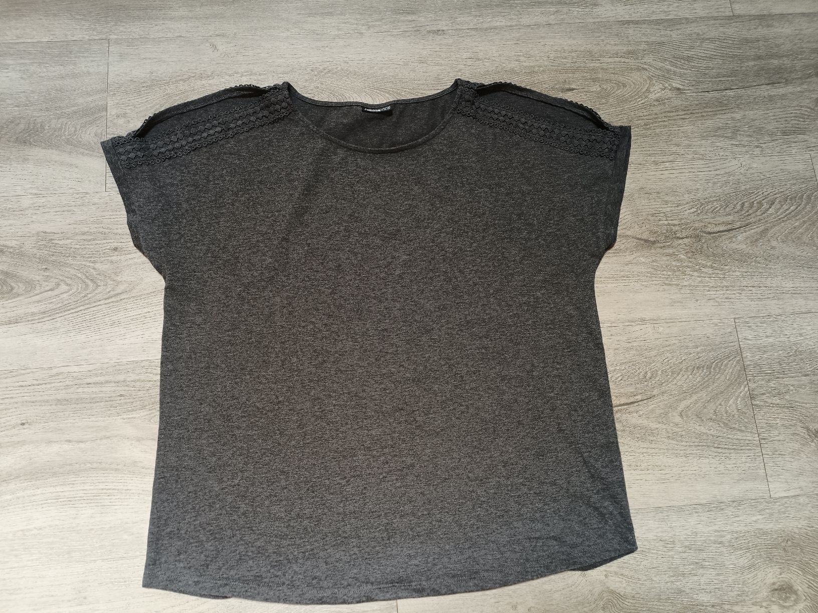 T-shirt: Shirt 46 – Usato da Bätterkinden venduto da Elefantenzoo