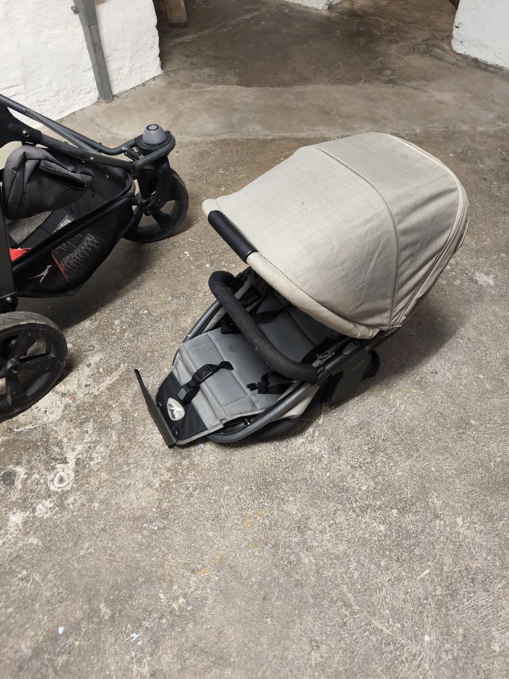 TFK Poussette: Kinderwagen TFK mit integrierter Babyschale  – D'occasion à Bern par Ramonabelen 1