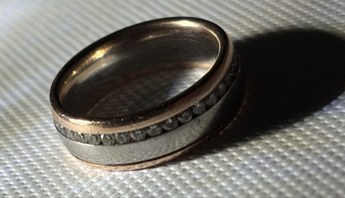 Anelli: Traumhafter Ring mit vielen Brillianten – Usato da Biel-Benken BL venduto da Pepsi23 1