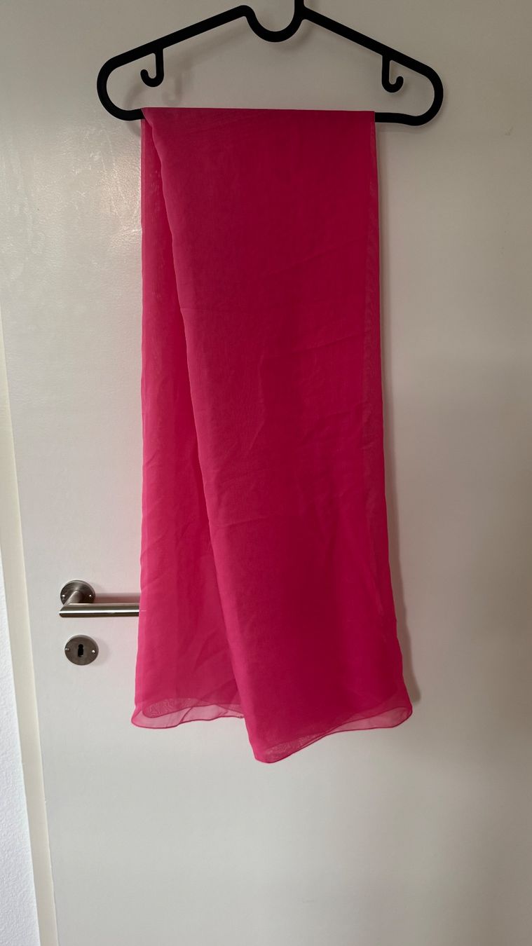 Foulard & Sciarpe: Pinkverlaufender Schal, leicht und luftig – Usato da Luzern venduto da Ecila007