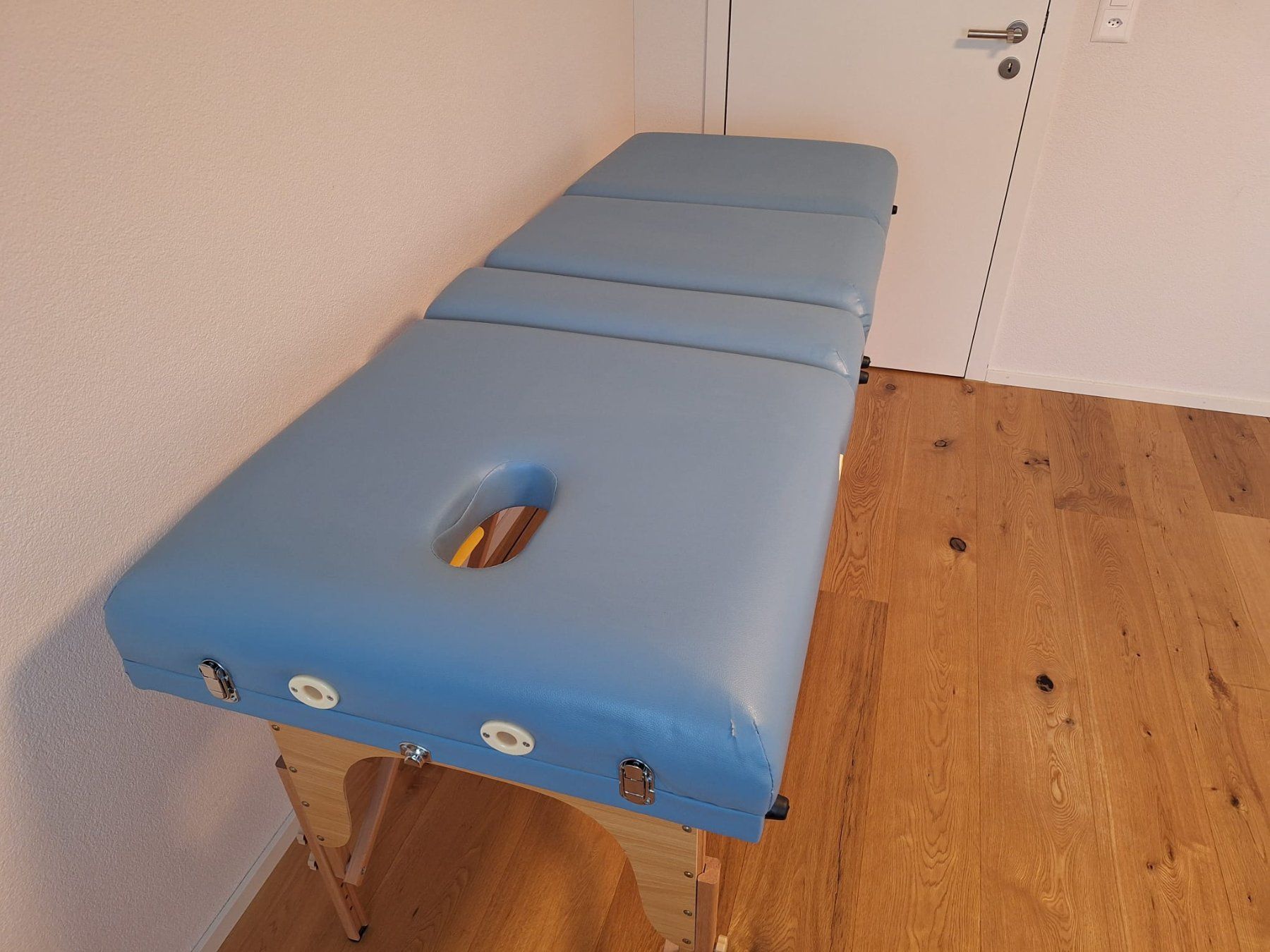Gonser Lettini & sedie per cosmetici: Massageliege 4-Zonen – Usato da Malters venduto da Minmax 1