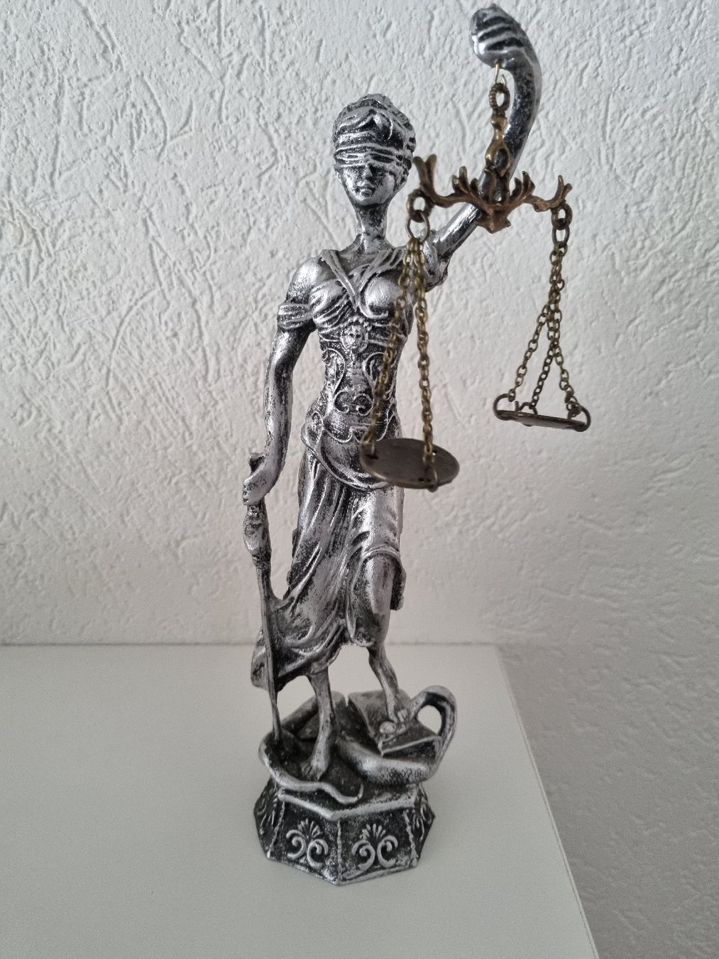 Sculture & Statue: Statue-Justitia – Nuovo e nell'imballaggio originale da Ostermundigen venduto da aydin014