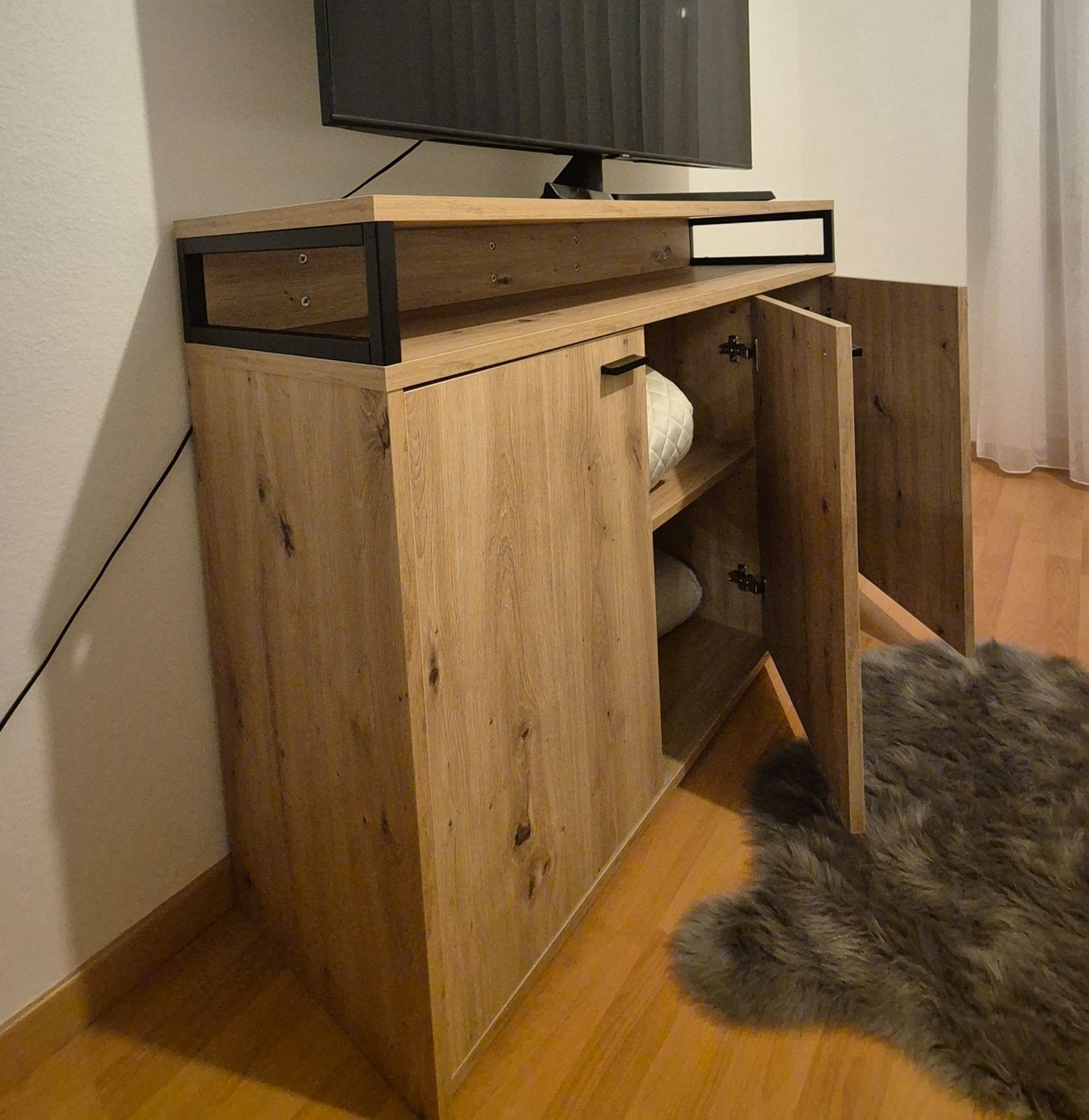 Conforama Cassettiere: TV Kommode – Usato da Mellingen venduto da Loewe2006 1