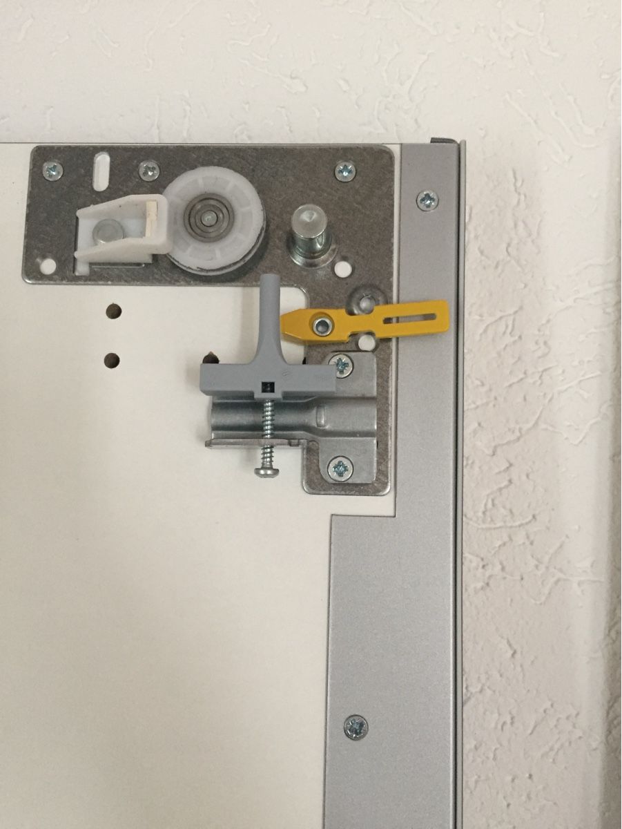 Schränke: Interio Kleiderschrank – Gebraucht aus Winterthur von CalvinW. 6