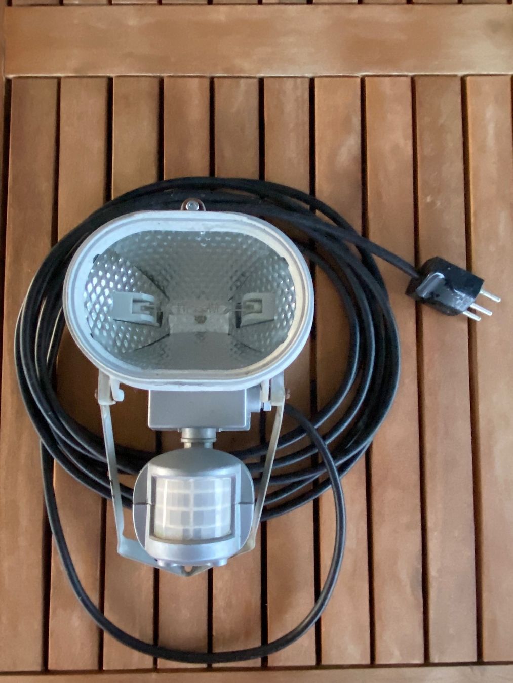 Lampade: Lumière avec détecteur – Usato da Fribourg venduto da BlolPloop 1