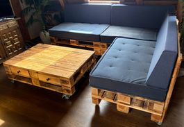 Palettensofa mit Blauen Polstern