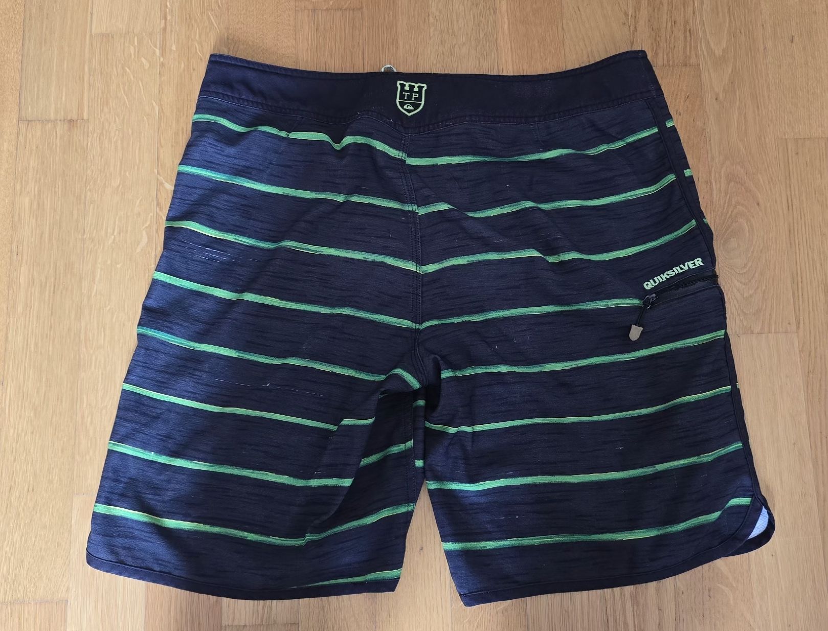 Quiksilver Badehosen: Short de bain Quiksilver rayé, taille 33 – Gebraucht aus Genève von MariaS2 6