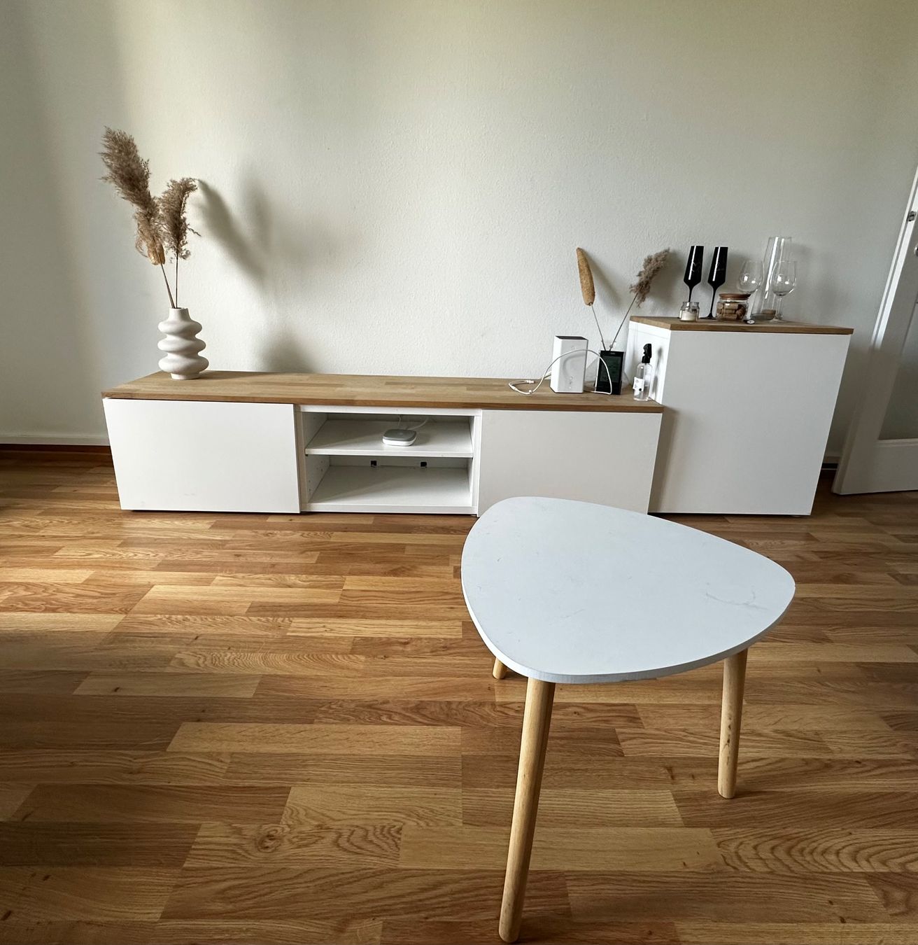 Mobili TV: Meubles de salon + petite table – Usato da La Chaux-de-Fonds venduto da mar_ts5d