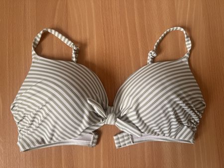 H&M Bikini Oberteil Gr. 80D (36D) 