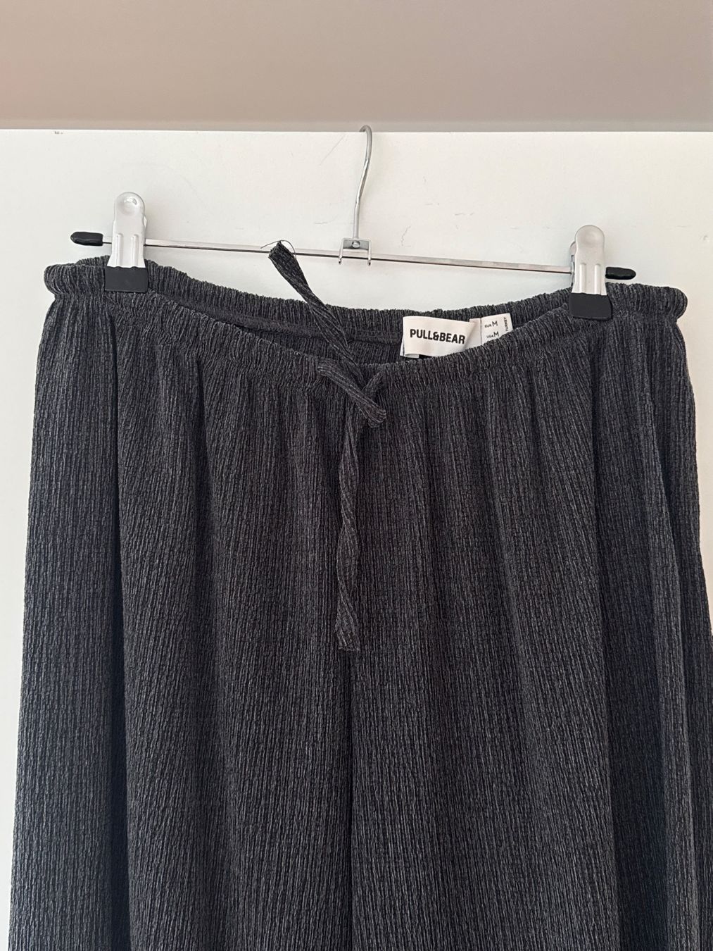 Pull&Bear Pantaloni: Pull & Bear Oversized Hose – Nuovo (secondo la descrizione) da Biel/Bienne venduto da schaschabrog 1
