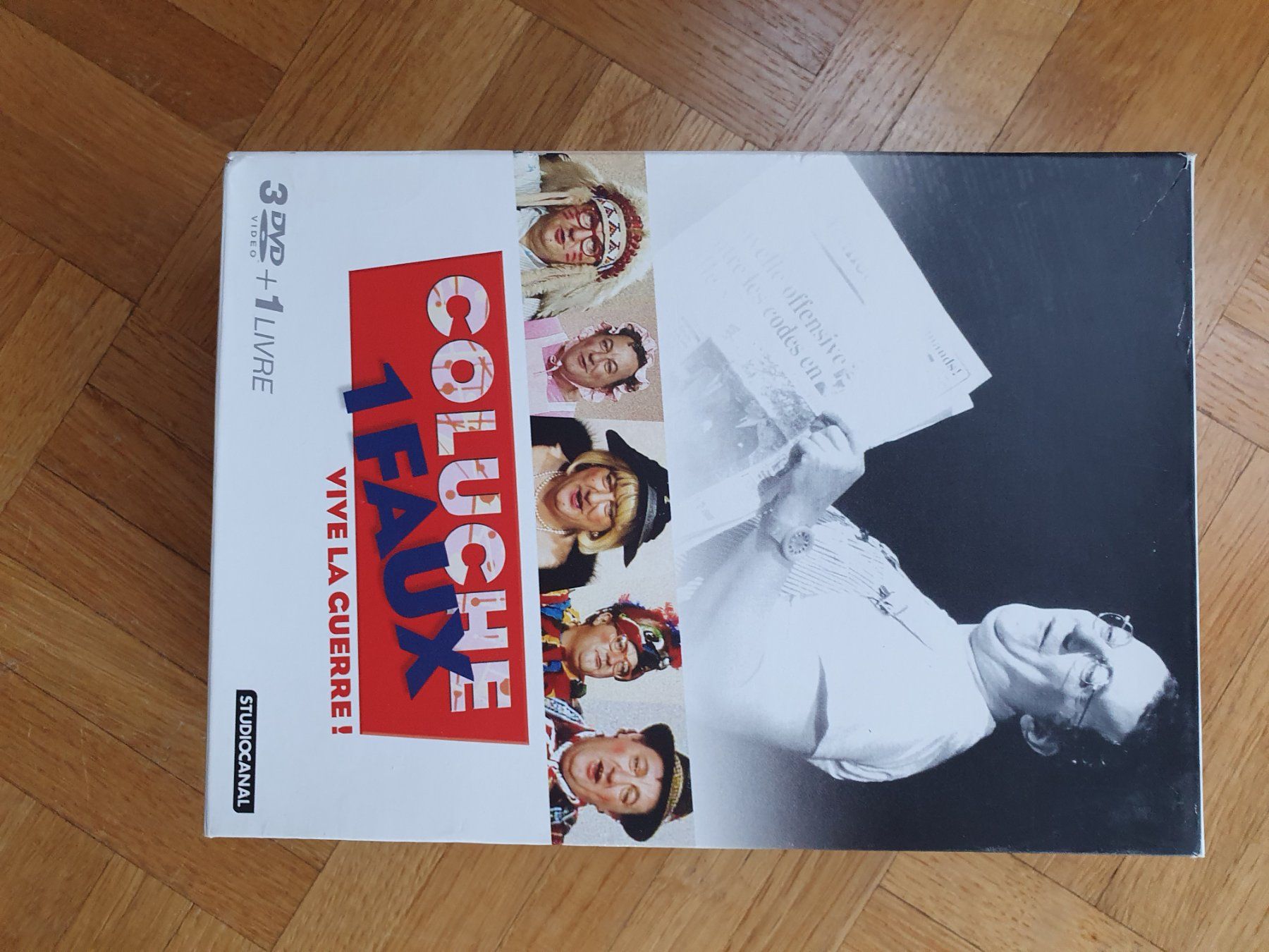 Tutti i DVDs: COLUCHE - COFFRET 3 DVD + 1 LIVRE – Nuovo e nell'imballaggio originale da Lavey-Village venduto da Dumbine