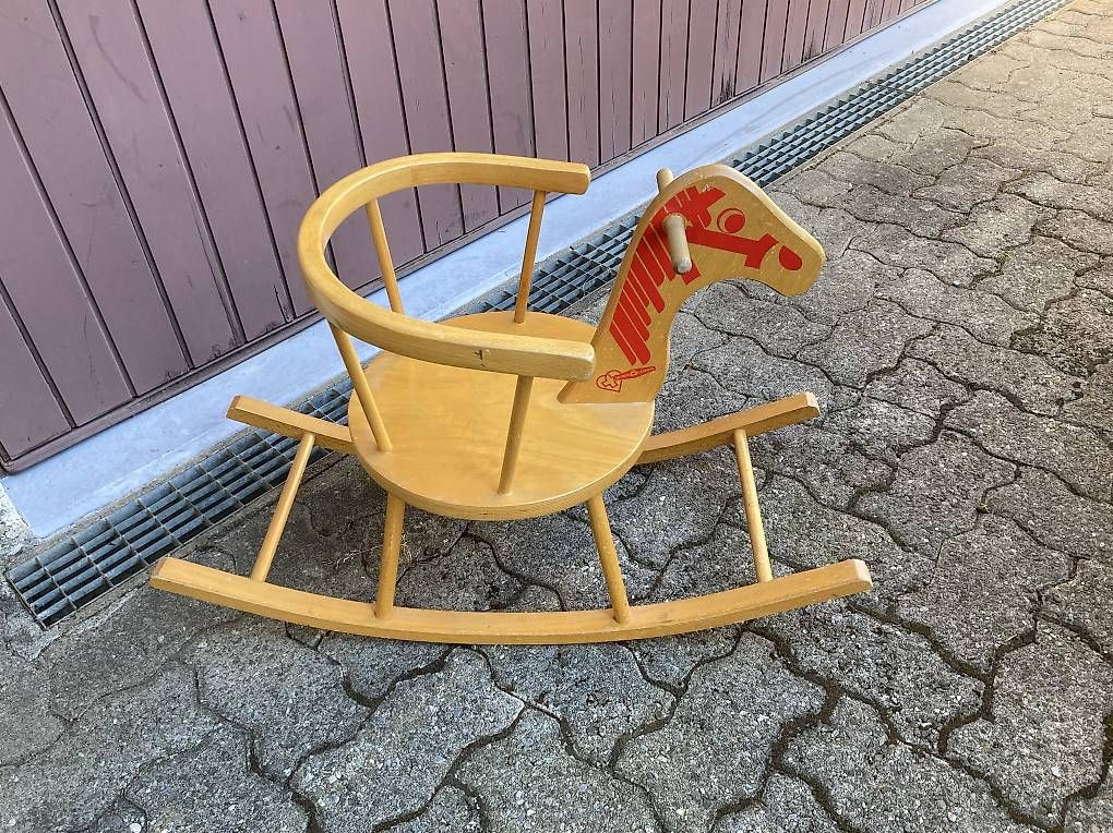 Set di tavolo e panche: Tout pour bébés  – Usato da Lutry venduto da dom_nps7 2