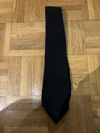 Cravate noire élégante - Parfaite pour l'automne !