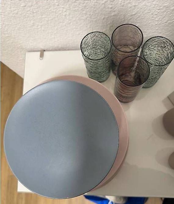 Set di piatti: Geschirr Set (Teller gross & klein) + Gläser – Usato da Zug venduto da pav_gj7p 4