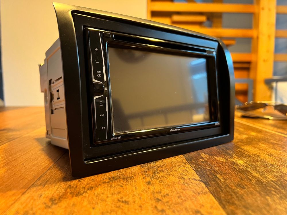 Pioneer AVH-A210BT Autoradio (ohne Kabel) | Kaufen auf Ricardo
