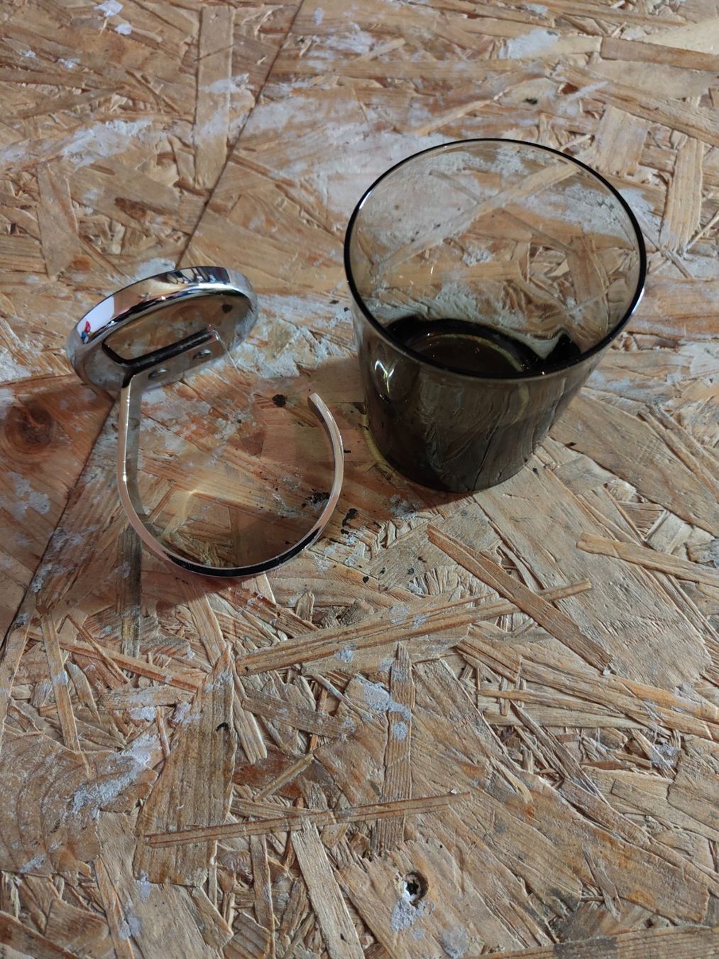 Gläser: Glas mit Halter   Bad / WC – Gebraucht aus Rorschach von Aqua04 1