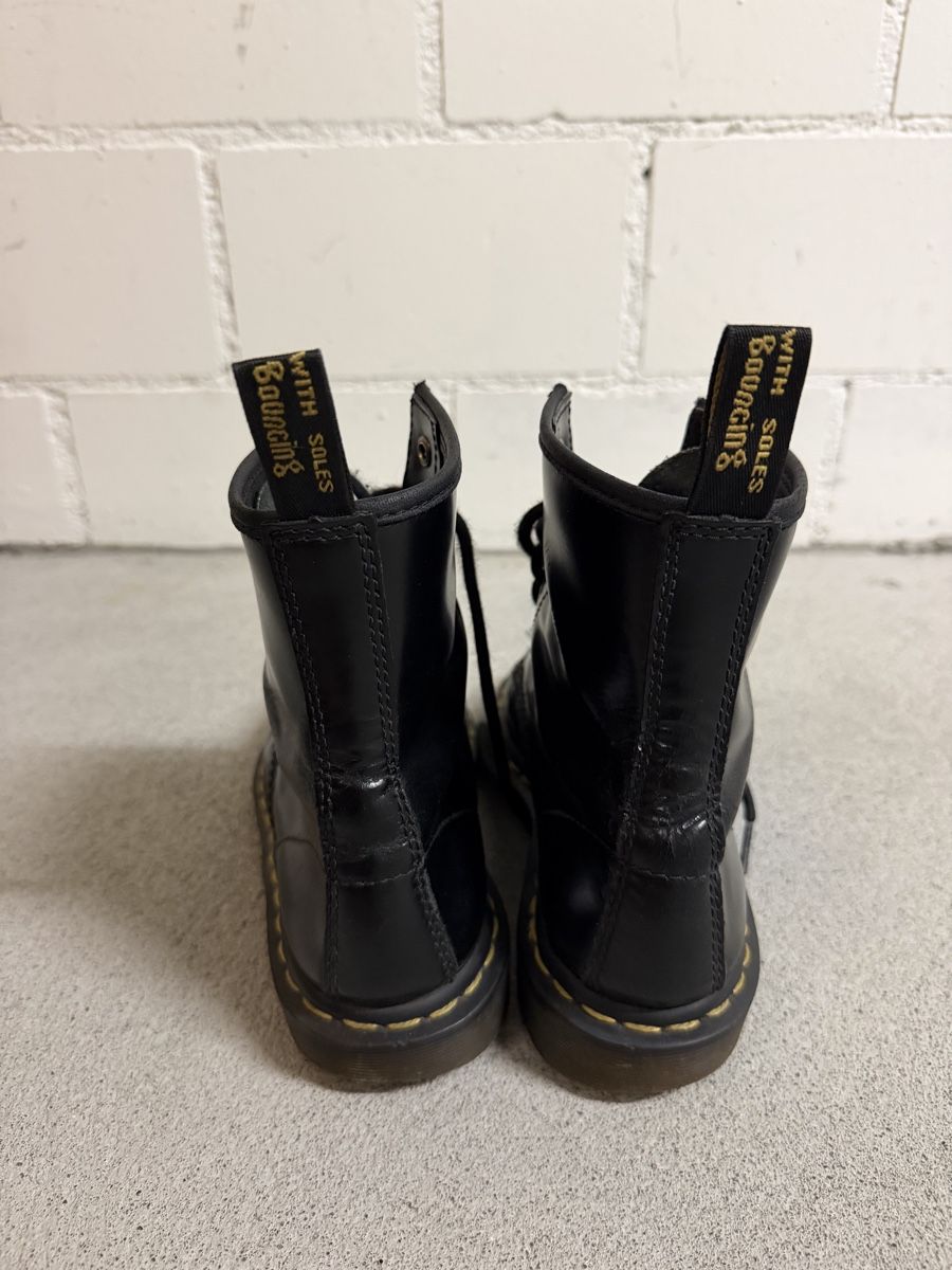 Dr. Martens Damenschuhe: Dr Martens 1460, N37 – Gebraucht aus Zürich von cat_h6nj 2
