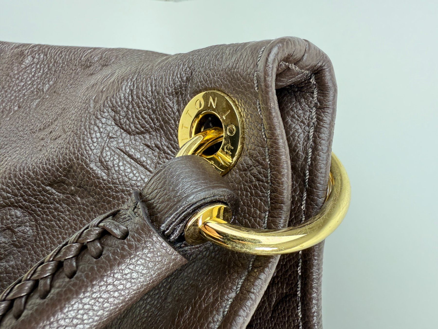 Louis Vuitton Borse da donna: Louis Vuitton Artsy MM Terre Monogram Empreinte – Usato da Sursee venduto da Justmibu 2