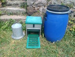 Abreuvoir mangeoire et tonneau