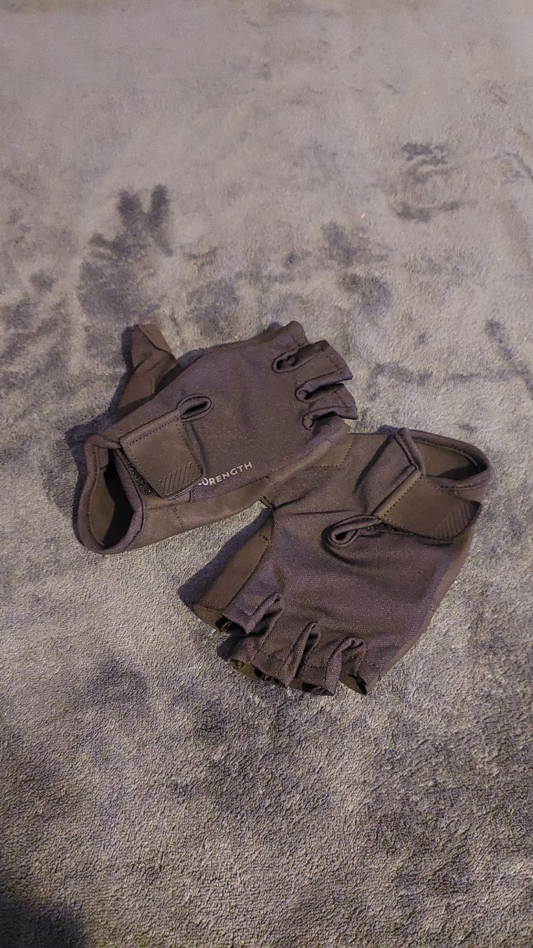 Guanti & manicotti: CORENGTH Gewichtheberhandschuhe Schwarz Gr. M, 1x gebraucht – Usato da Zürich venduto da Romstyle 1