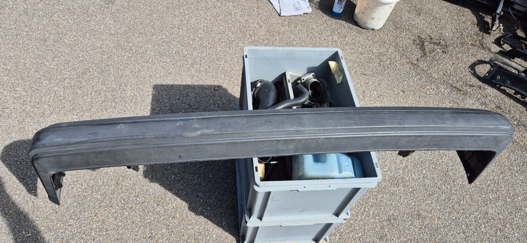 Volkswagen Tutti pezzi di ricambio auto: Golf 2 Stossstange hinten. – Usato da Riggisberg venduto da Mahali04 3