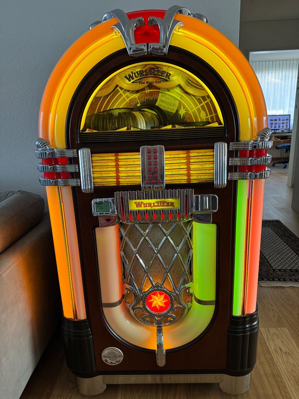 Wurlitzer Musiktruhen: Wurlitzer / Musikbox – Gebraucht aus Flums von Hrroland
