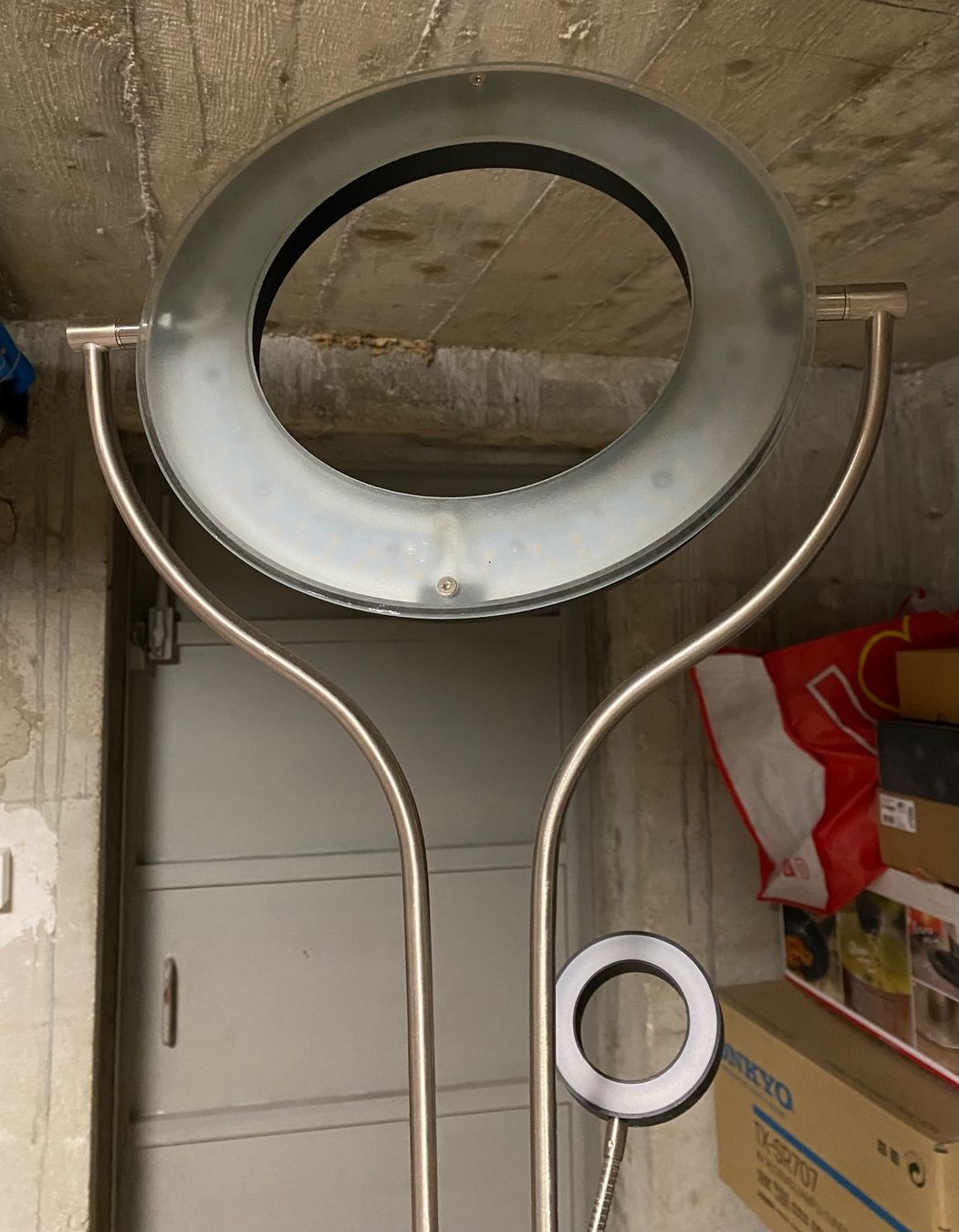 Lampade: Lampadaire LED Major – Usato da Sonceboz-Sombeval venduto da ROXY06 5