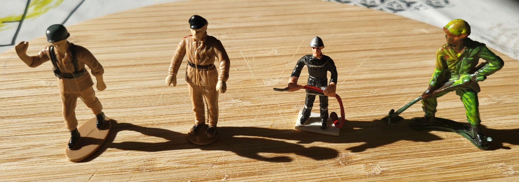 Giocattoli: Lot de figurines vintage – Usato da Martigny venduto da Malamike 1