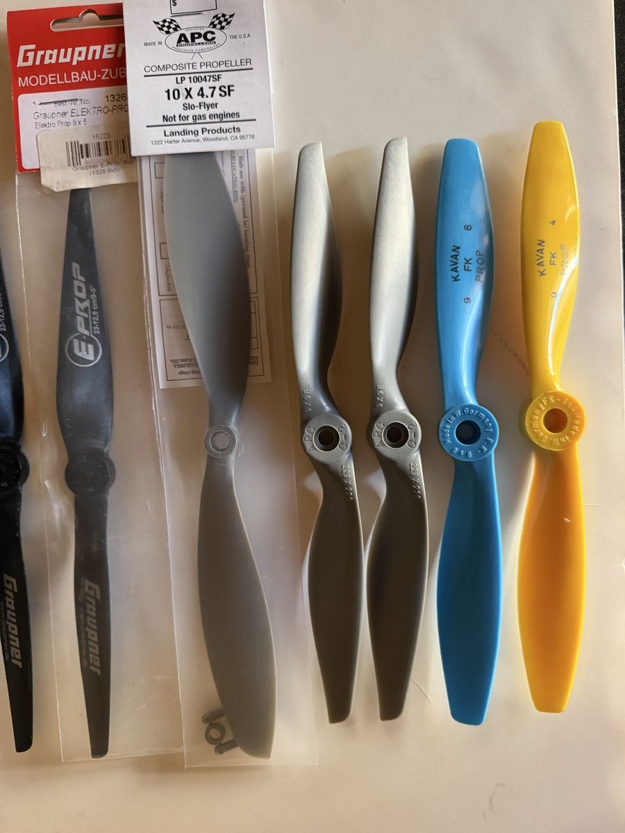 Modellismo RC: LOT  DE  11  HÉLICES  NEUVES – Nuovo (secondo la descrizione) da Apples venduto da Gasscret 2