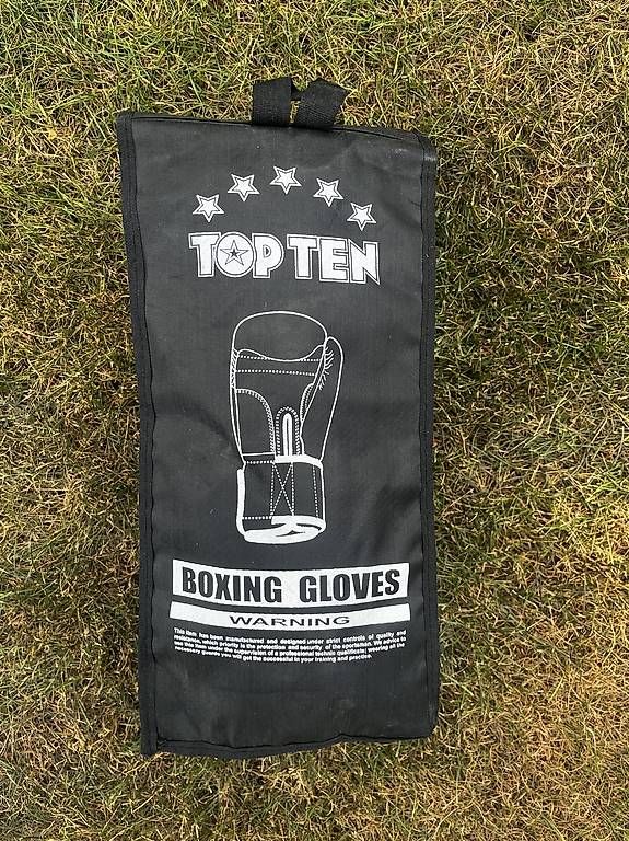 Guanti & manicotti: Boxhandschuhe Everlast – Usato da Birwinken venduto da Janico_99 2