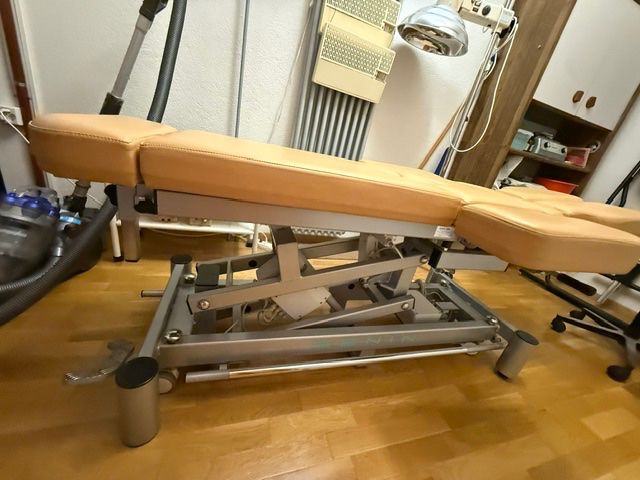 Fauteuils de soin: Table d'ostéopathie professionnelle Genin – Neuf (Voir description) à Enges par cordec 2