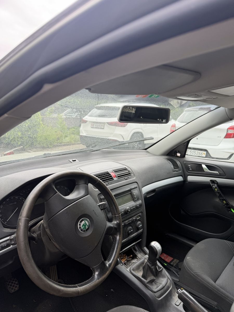 Tutti pezzi di ricambio auto: Skoda Octavia  Teile Schlachten  – Usato da Geiss venduto da luk_cnw8 3