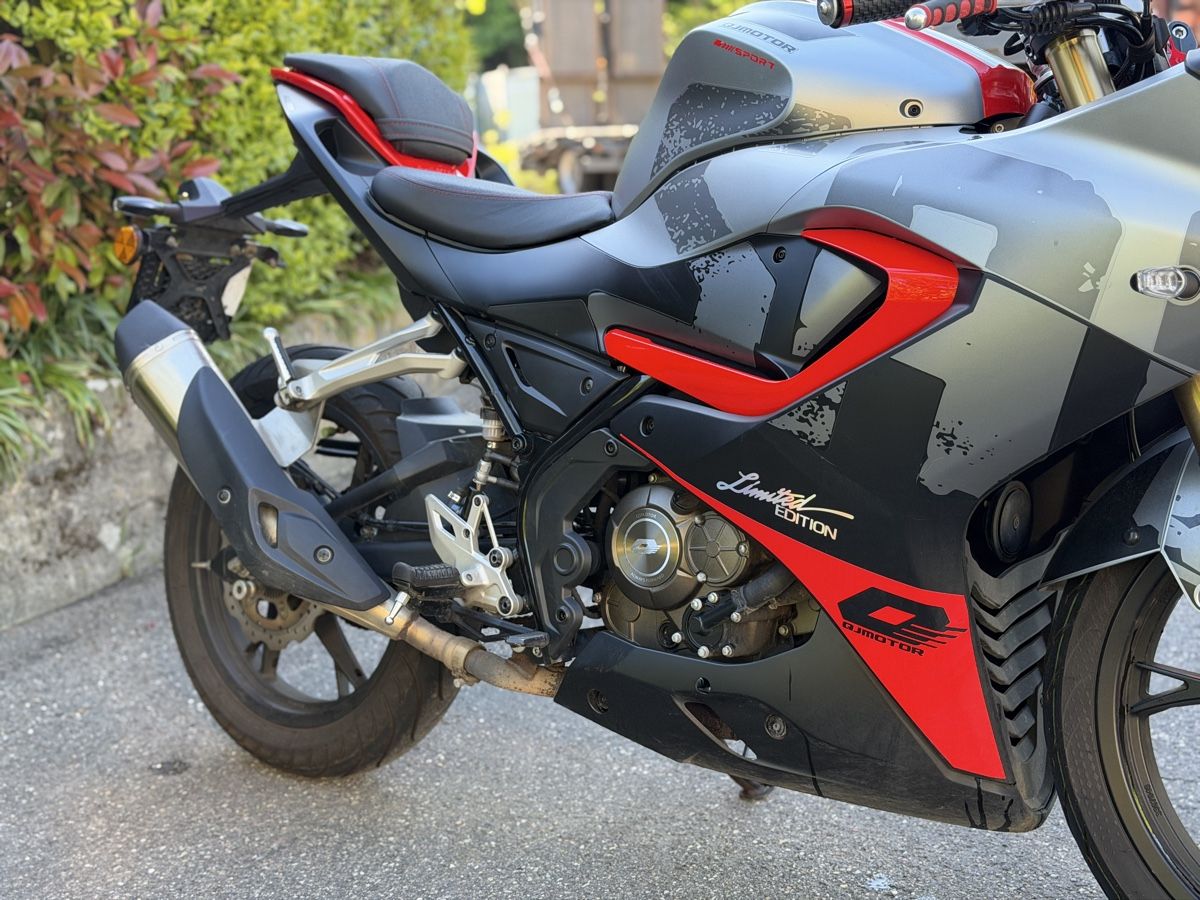 Strasse: QJMOTOR SRK 125 R 2025Jg – Gebraucht aus Zullwil von Autocentersalii 6