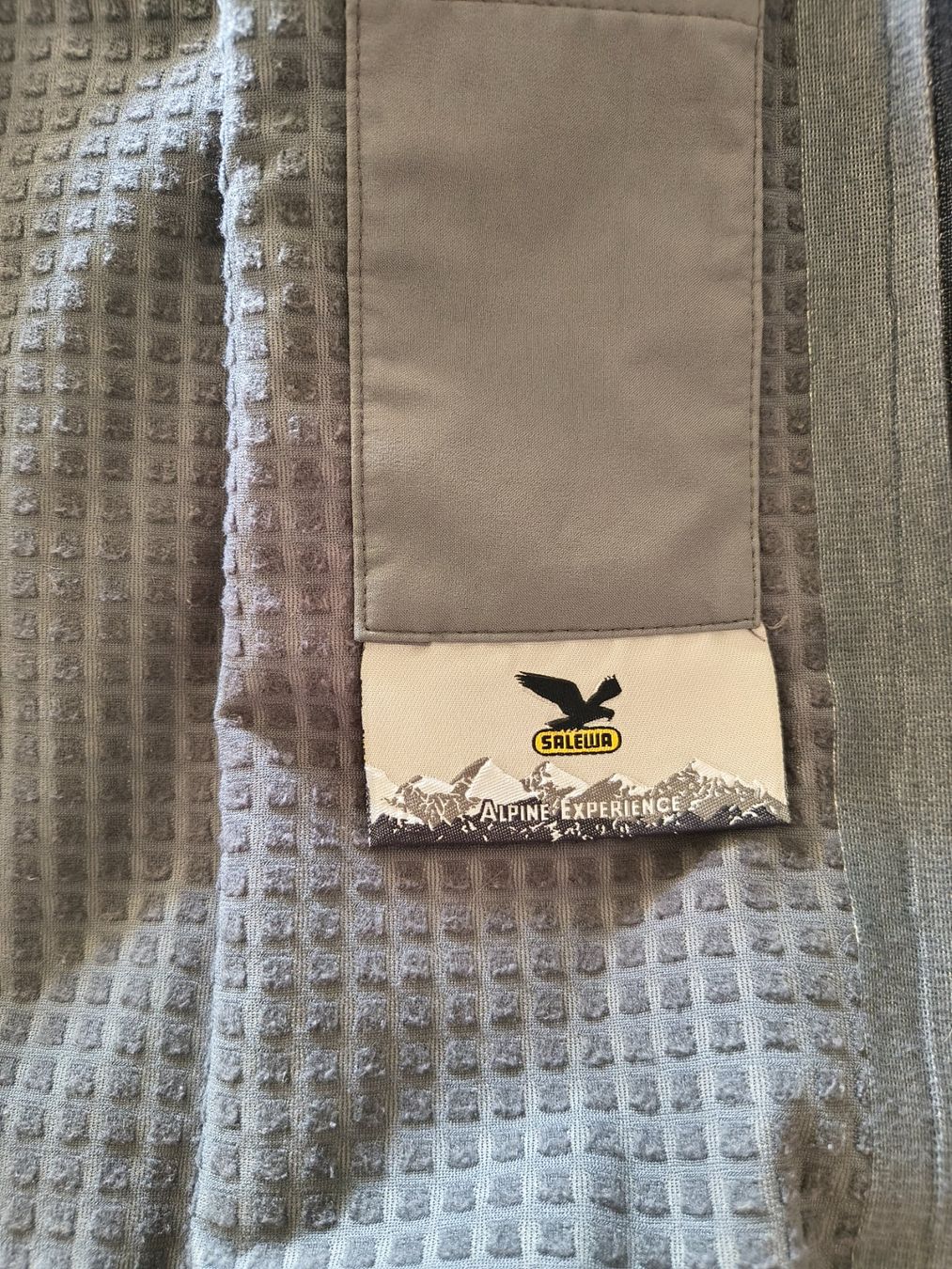 Salewa Jacken: Salewa Alpine Softshelljacke Grösse XXS Gore-Tex – Gebraucht aus Liebefeld von manyawoods 6