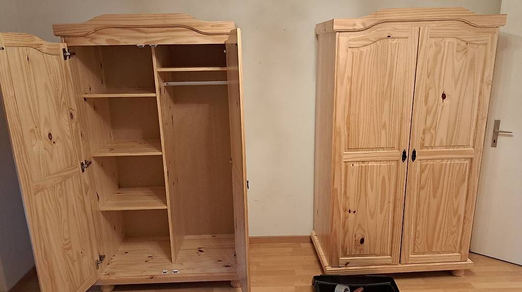 Armadi: Holzkleiderschrank – Usato da Illnau venduto da Penguin