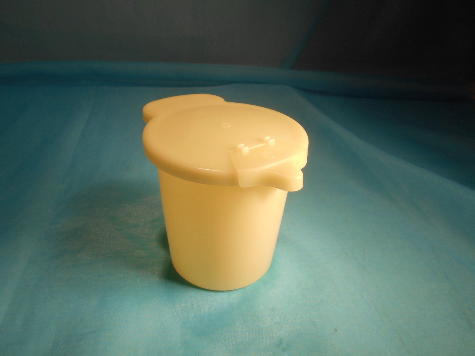 Tupperware Contenitori & Simili: Tupperware Milchkännchen, Vintage, England, hellgelb – Nuovo (secondo la descrizione) da Bellach venduto da JingleCherry 1