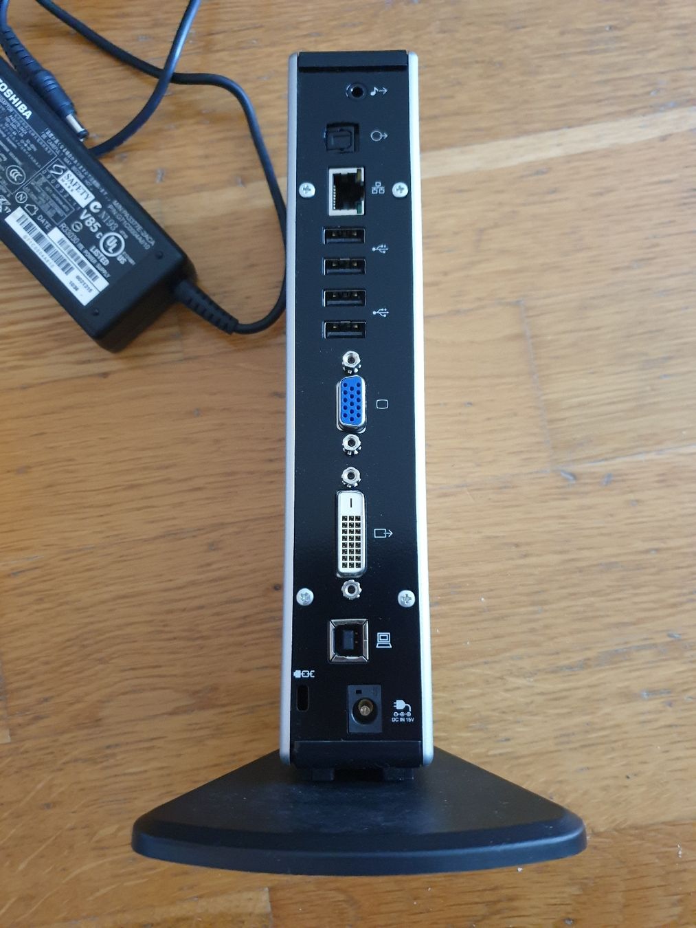 Docking station: Toshiba Station Dynadock U10 mit Strom – Usato da Ittigen venduto da Ziok187 3