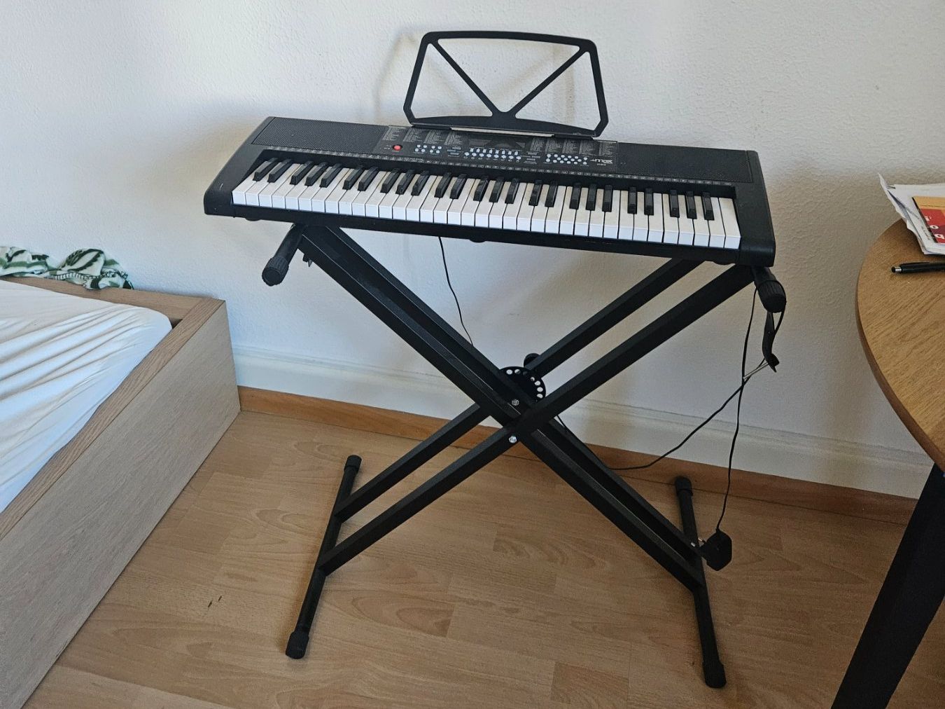Strumenti musicali: Keyboard inkl. klappbarer Ständer – Usato da Basel venduto da meg65