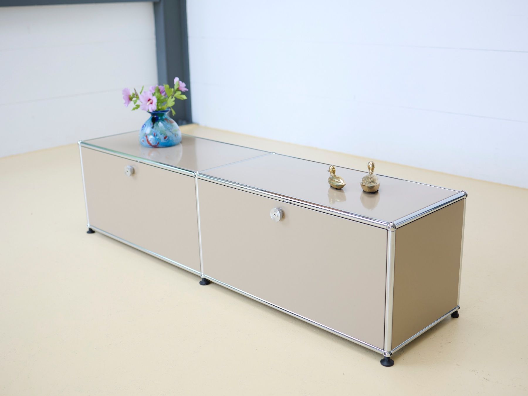 USM Cassettiere: USM Lowboard in Beige – Usato da Meinisberg venduto da atelier_TILIJA 1