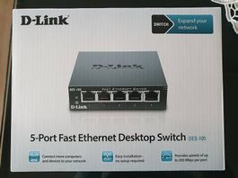 NEU D-Link 5 Port Fast Ethernet Desktop Switch DES-105