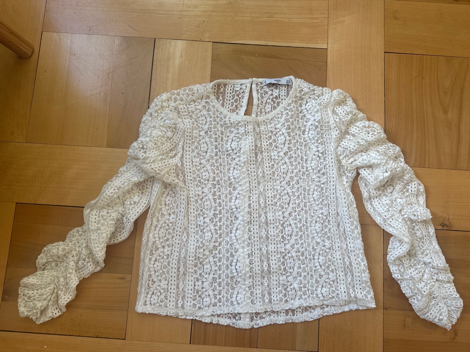 Mango Chemisiers: Mango Damen Bluse Spitzenoptik Gr. S – D'occasion à Luzern par tiz_s8x8
