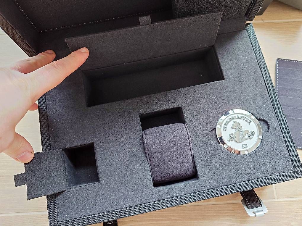 Uhrenboxen: Omega Speedmaster Legendary Moonwatch large box – Neu (gemäss Beschreibung) aus Epalinges von bracelet123 4