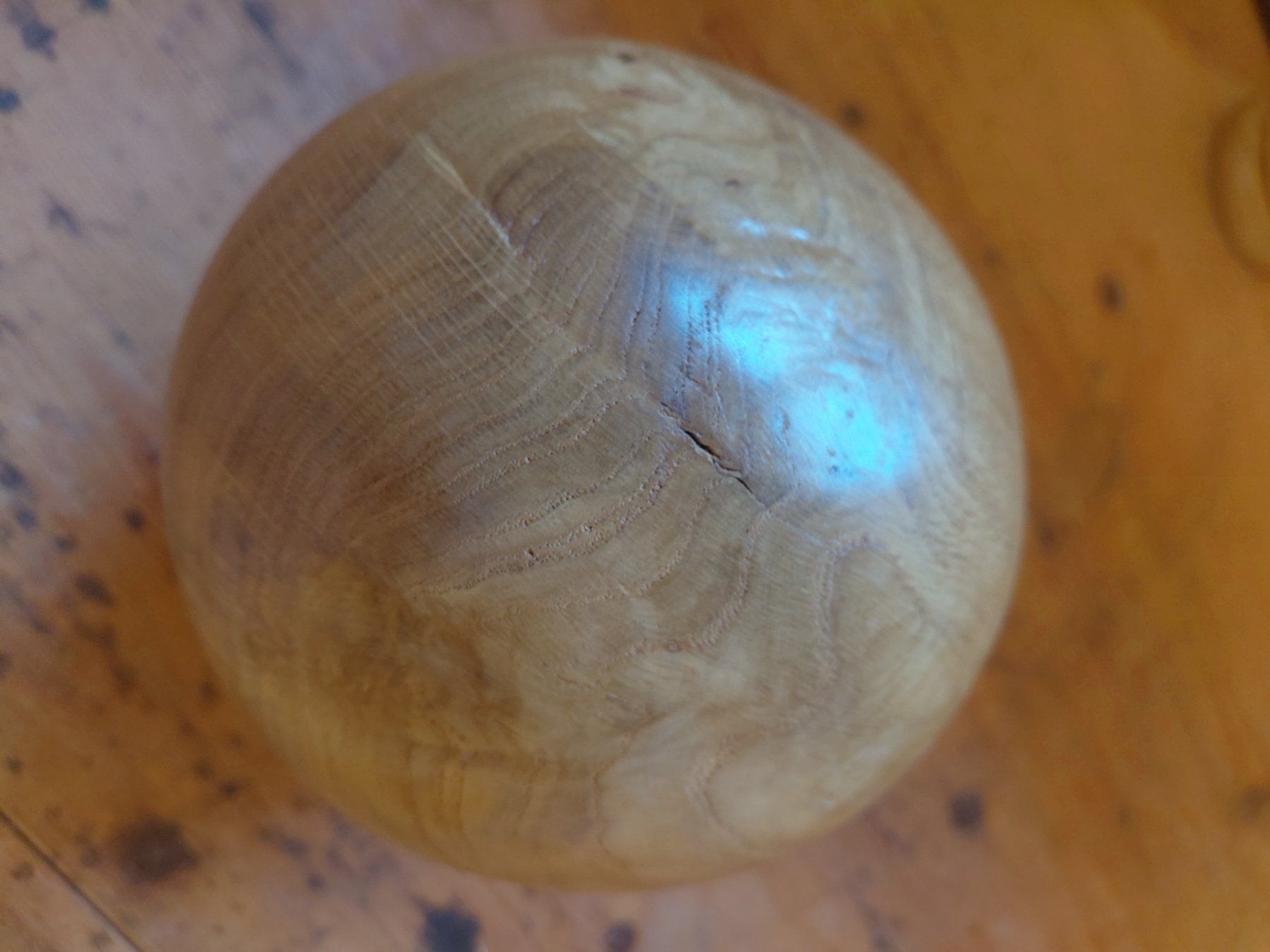 Holzartikel: Holzkugel handgedrechselt Dekoobjekt – Gebraucht aus Schalunen von Caremager