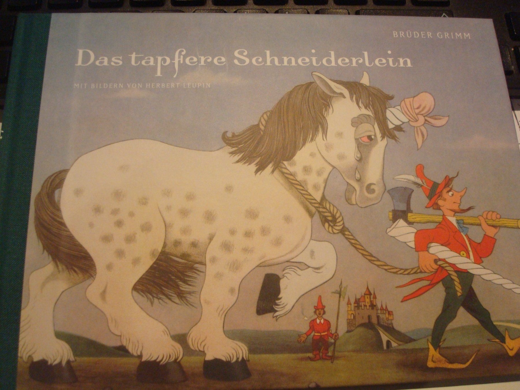 Libri: Das tapfere Schneiderlein – Nuovo (secondo la descrizione) da Riehen venduto da Baerewaegli