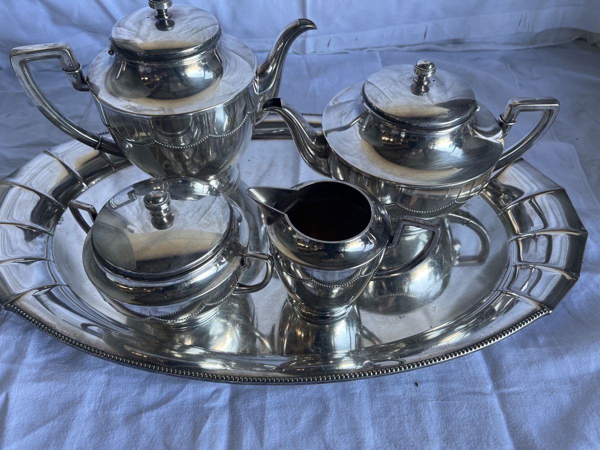WMF Geschirrsets: WMF Teeservice versilbert 4-teilig mit Tablett gebraucht – Gebraucht aus Brienz BE von hey_z9vg