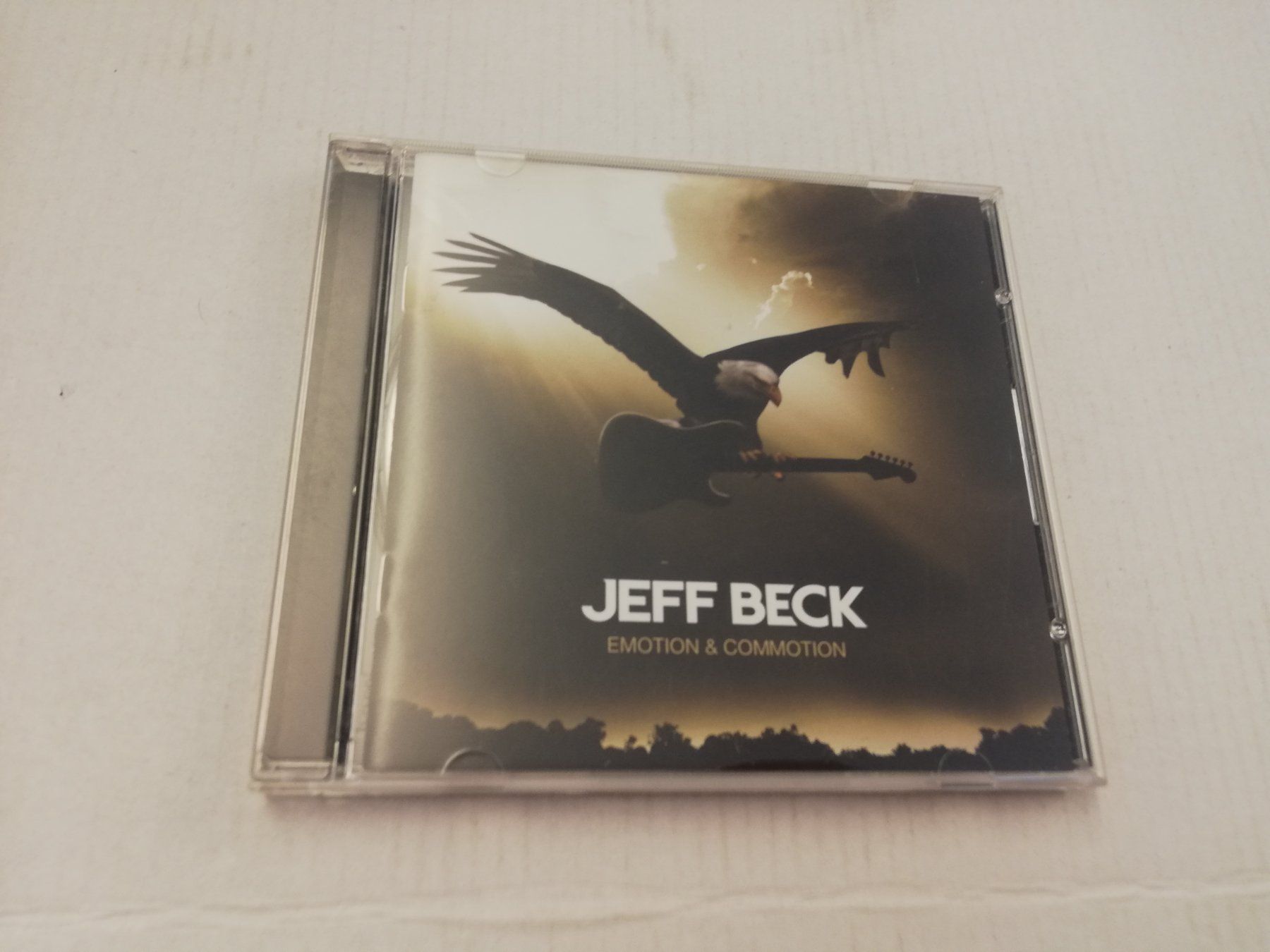 CD: JEFF BECK - EMOTION & COMMOTION – Usato da Bern venduto da Vinylsound.ch