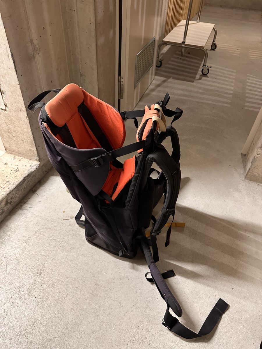 Macpac Sacs à dos: Kindertrage Wanderrucksack – D'occasion à Zürich par F54987 7