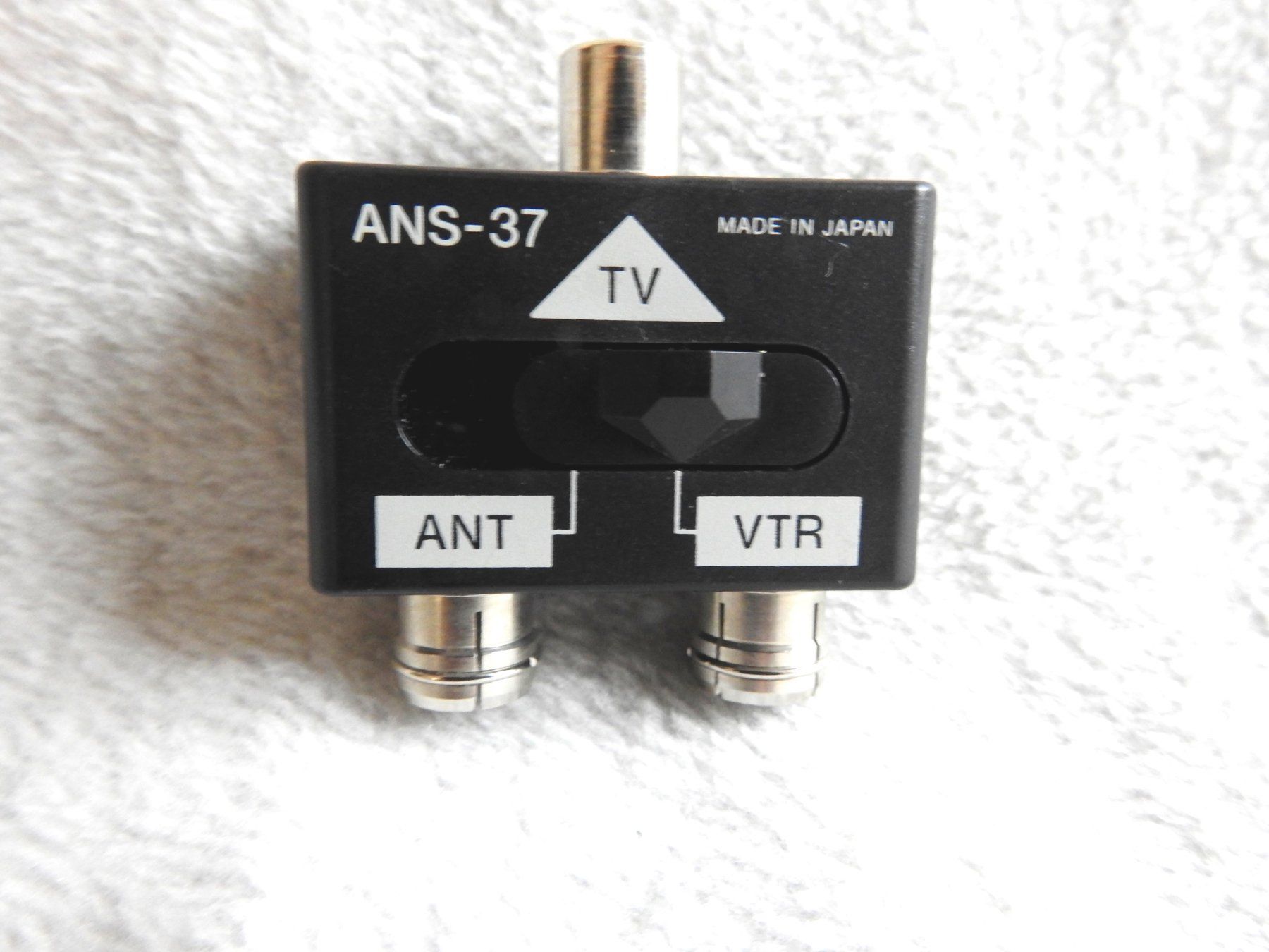 Unità & Adattatore: Sony ANS-37 Switch TV-ANT/VTR splitter – Usato da Zürich venduto da Malco0 3