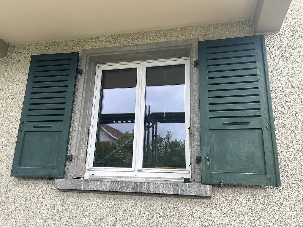 Fensterläden: Alte Fensterläden – Gebraucht aus Thun von Maverick_Q3